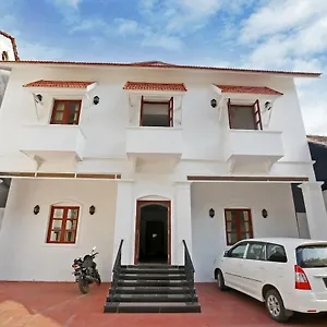 Hotel Vaccinated Staff- Oyo Flagship 40093 Hotel Fort Castle, Fort Kochi